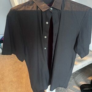 UNTUCKit Men's Black and Gray Button-Down Shirt Large